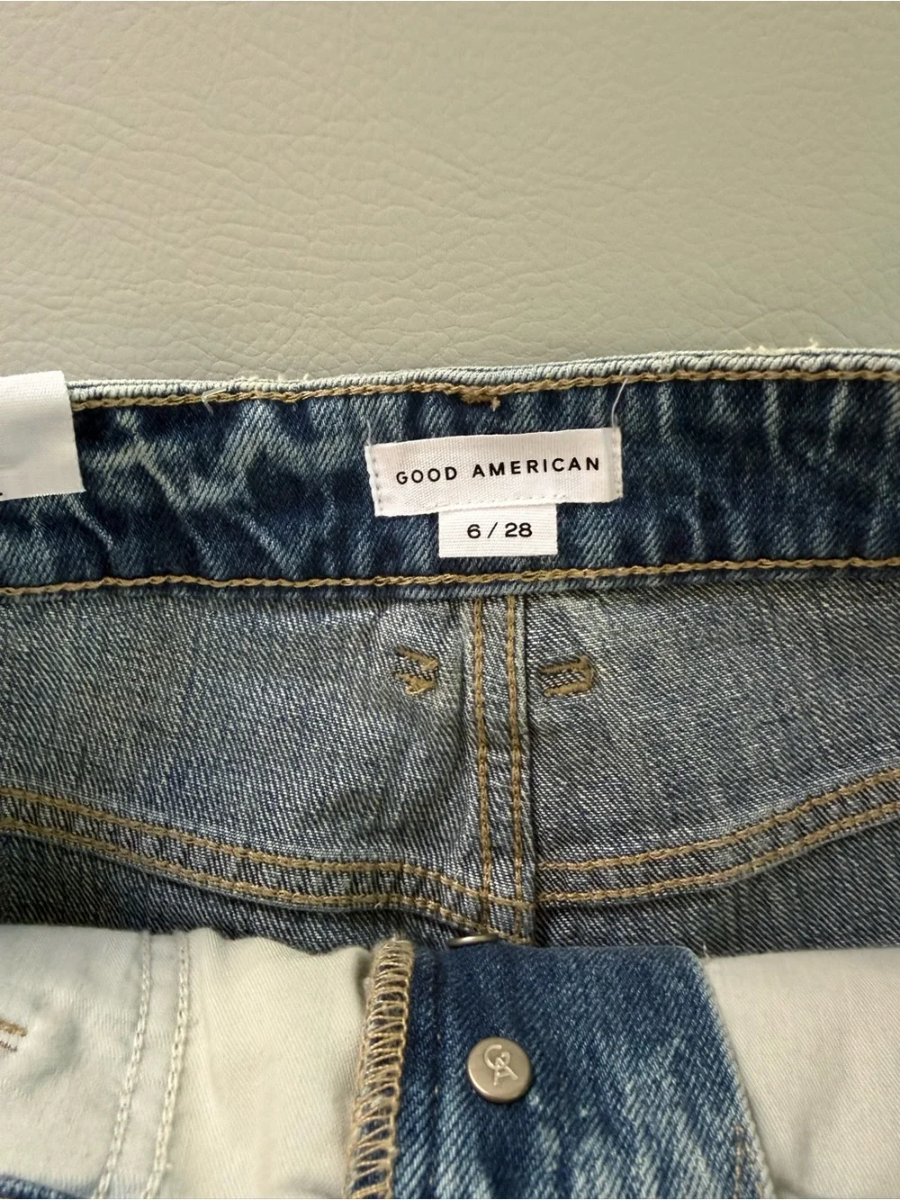 Good American Bombshell Denim Shorts Sz 6 / 28 - Distressed Bleach High Rise NEW